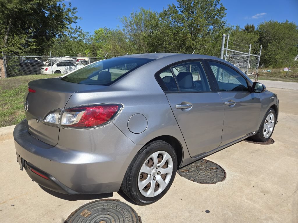 Used 2011 MAZDA MAZDA3 i Sport FWD image 3