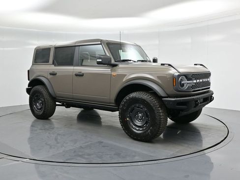 New 2025 Ford Bronco Badlands image 25