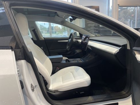 Used 2022 Tesla Model 3 Long Range AWD/4WD image 34
