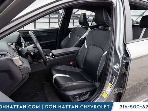 Used 2025 Toyota Camry SE FWD image 12