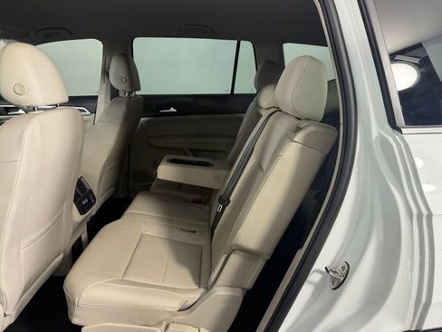 Used 2022 Volkswagen Atlas SE w/ Black Wheel Package image 25