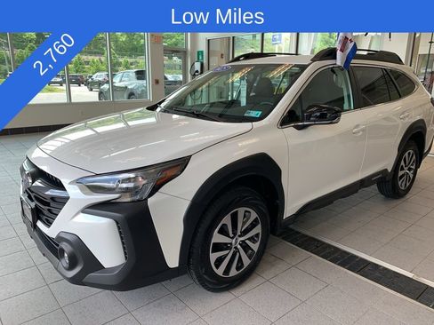 Certified 2025 Subaru Outback Premium AWD/4WD image 2