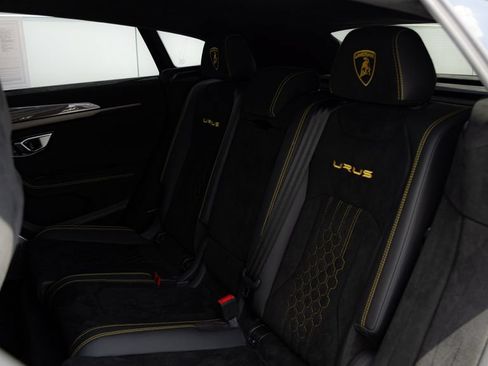 Used 2023 Lamborghini Urus Performante AWD/4WD image 29