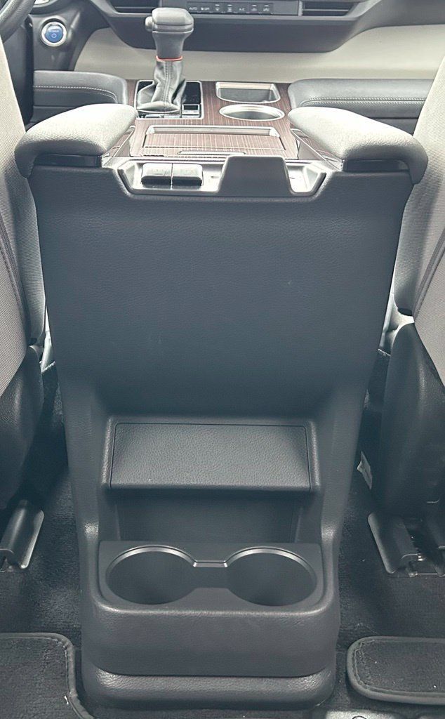 Certified 2024 Toyota Sienna LE AWD/4WD image 19