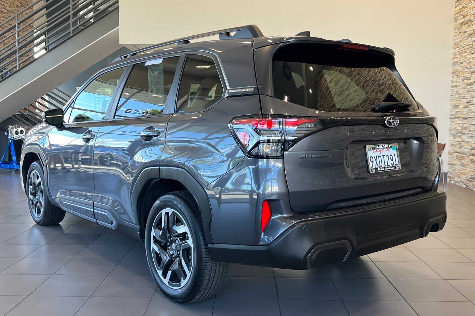 Used 2025 Subaru Forester Limited AWD/4WD image 3