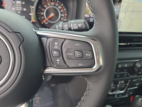New 2026 Jeep Wrangler Unlimited Sahara w/ Safety Group AWD/4WD image 24