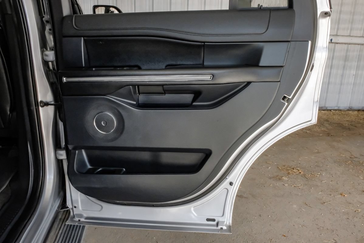 Used 2020 Ford Expedition XLT w/ Equipment Group 202A AWD/4WD image 48
