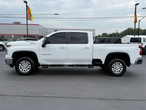 Used 2024 Chevrolet Silverado 2500 LT AWD/4WD image 5