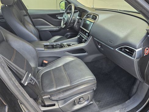 Used 2017 Jaguar F-PACE Prestige image 36