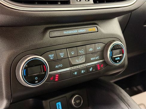 Used 2020 Ford Escape Titanium image 15