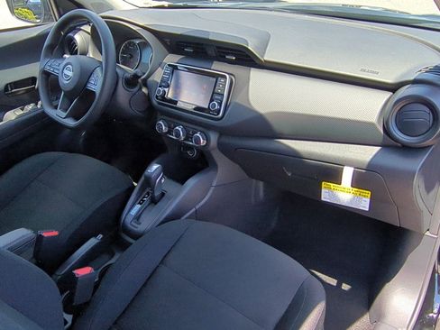 New 2025 Nissan Kicks Play S image 38