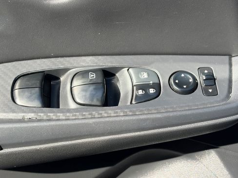 Used 2024 Nissan Sentra SV FWD image 7