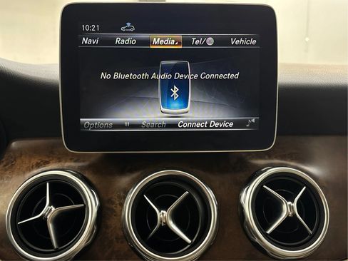 Used 2019 Mercedes-Benz GLA 250 4MATIC image 19
