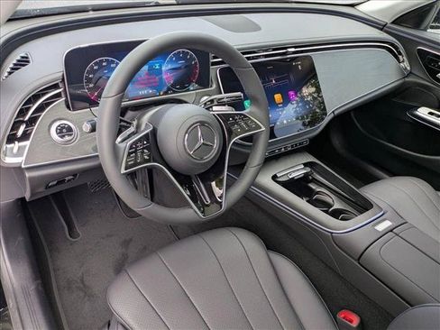 Used 2026 Mercedes-Benz E 350 Sedan image 3