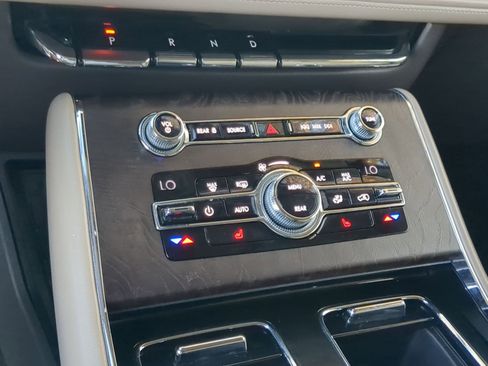 Used 2020 Lincoln Aviator Reserve image 18