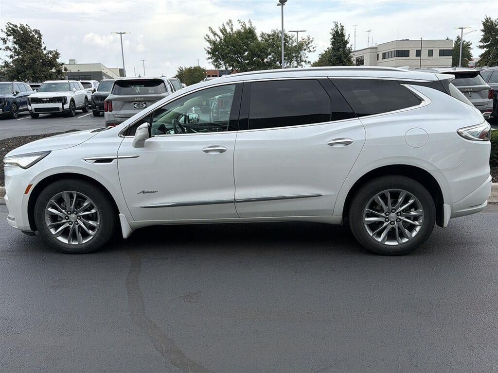 Used 2022 Buick Enclave Avenir w/ Avenir Technology Package AWD/4WD image 25
