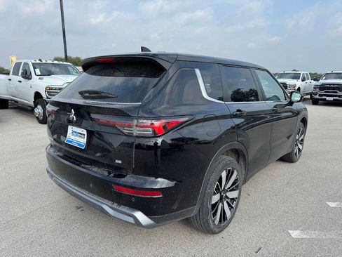 Used 2025 Mitsubishi Outlander SE FWD image 5
