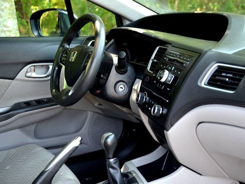 Used 2014 Honda Civic LX image 10