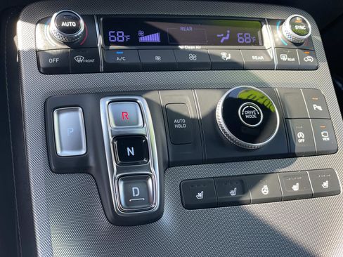 Used 2020 Hyundai Palisade Limited image 16