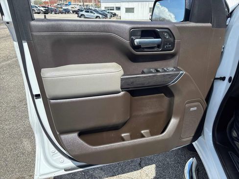 Used 2022 Chevrolet Silverado 1500 LTZ w/ LTZ Premium Package image 9