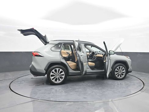 Used 2022 Toyota RAV4 XLE Premium AWD/4WD image 46