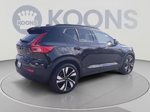 Used 2024 Volvo XC40 B5 Ultimate w/ Protection Package Premier AWD/4WD image 7