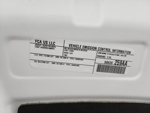 Used 2024 Chrysler Pacifica Touring-L image 20