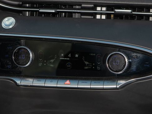 Used 2024 Genesis GV70 2.5T image 23