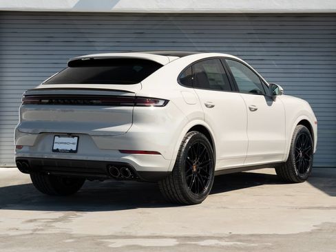 New 2026 Porsche Cayenne Coupe AWD/4WD image 7