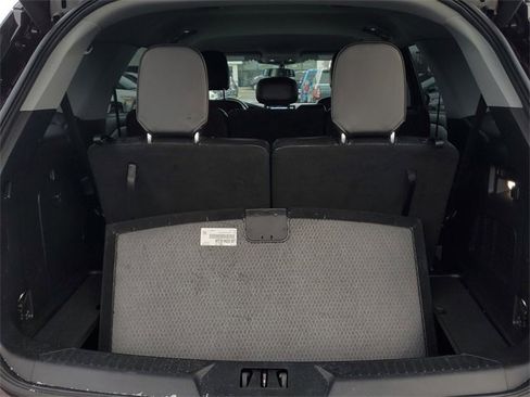 Certified 2022 Ford Explorer XLT w/ Equipment Group 202A image 7