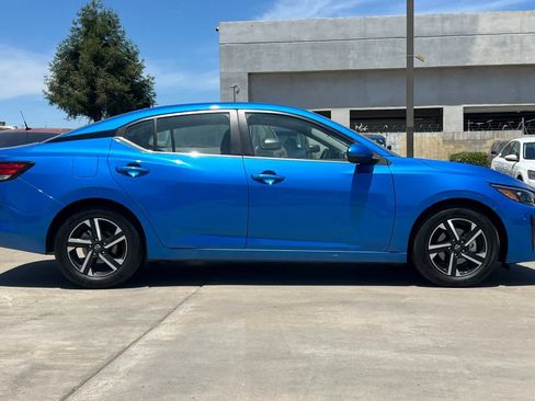 Used 2025 Nissan Sentra SV FWD image 9