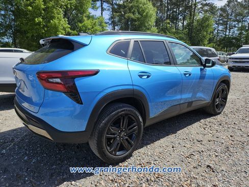 Used 2025 Chevrolet Trax ACTIV w/ Driver Confidence Package image 6