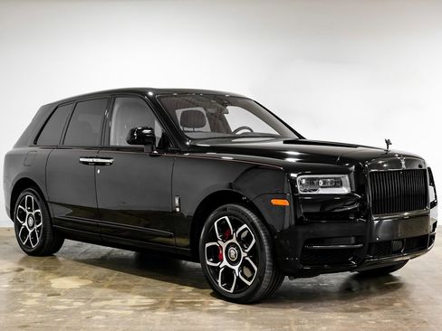 Used 2022 Rolls-Royce Cullinan Black Badge w/ Dark Exterior Package AWD/4WD image 6