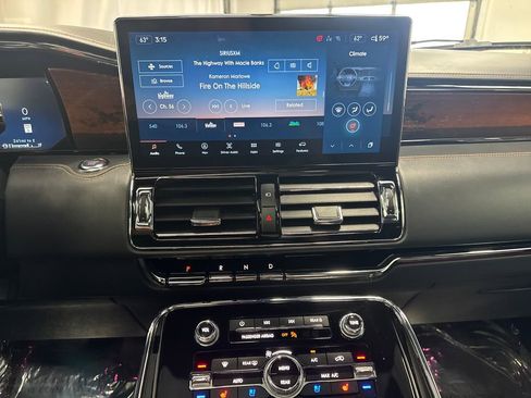 Used 2023 Lincoln Navigator Black Label AWD/4WD image 19