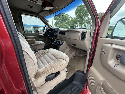 Used 1998 Chevrolet Express 1500 RWD image 35