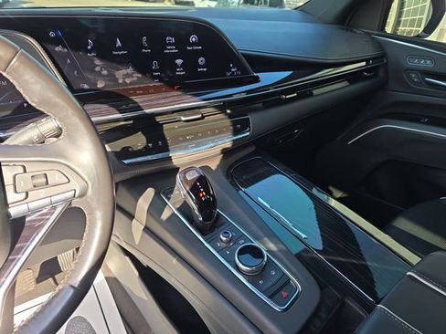 Certified 2022 Cadillac Escalade ESV Sport w/ Touring Package image 22