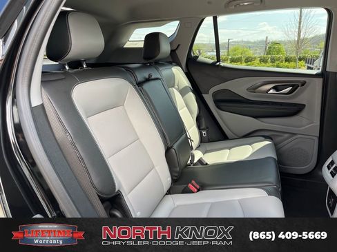 Used 2024 GMC Terrain SLT AWD/4WD image 22