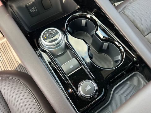 New 2026 Ford Explorer Platinum image 25