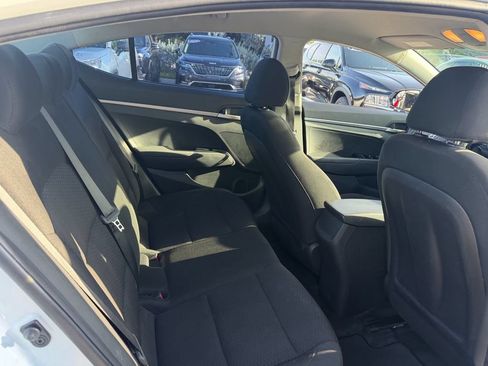 Used 2020 Hyundai Elantra SE w/ Cargo Package (C1) FWD image 15