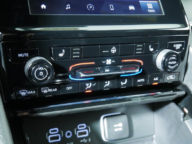 Used 2023 Jeep Grand Cherokee Altitude AWD/4WD image 30