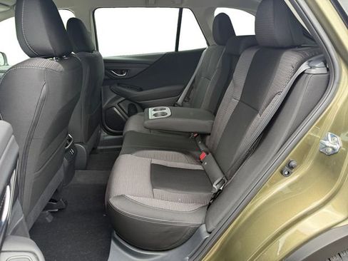 Used 2025 Subaru Outback Premium AWD/4WD image 13