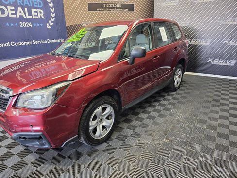 Used 2018 Subaru Forester 2.5i AWD/4WD image 2