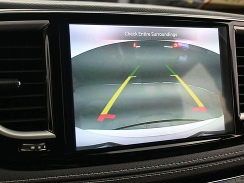 Used 2022 Chrysler Pacifica Touring-L FWD image 18