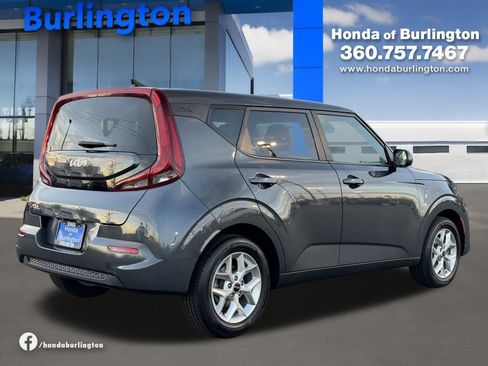 Used 2022 Kia Soul LX w/ Technology Package image 5