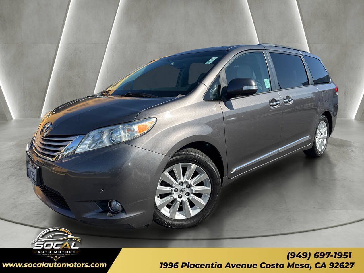 Used 2013 Toyota Sienna Limited w/ Premium Pkg FWD image 1