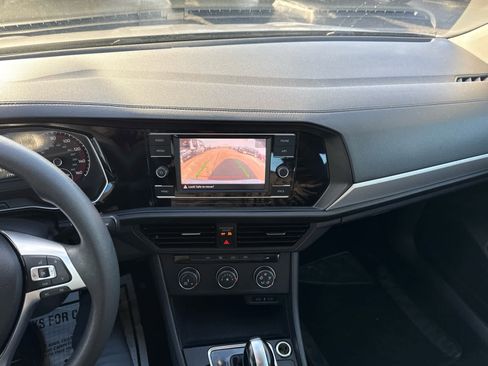 Used 2021 Volkswagen Jetta SE image 20