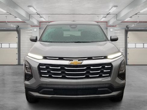 New 2026 Chevrolet Equinox LT image 2