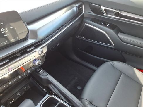 New 2025 Kia Telluride S image 27