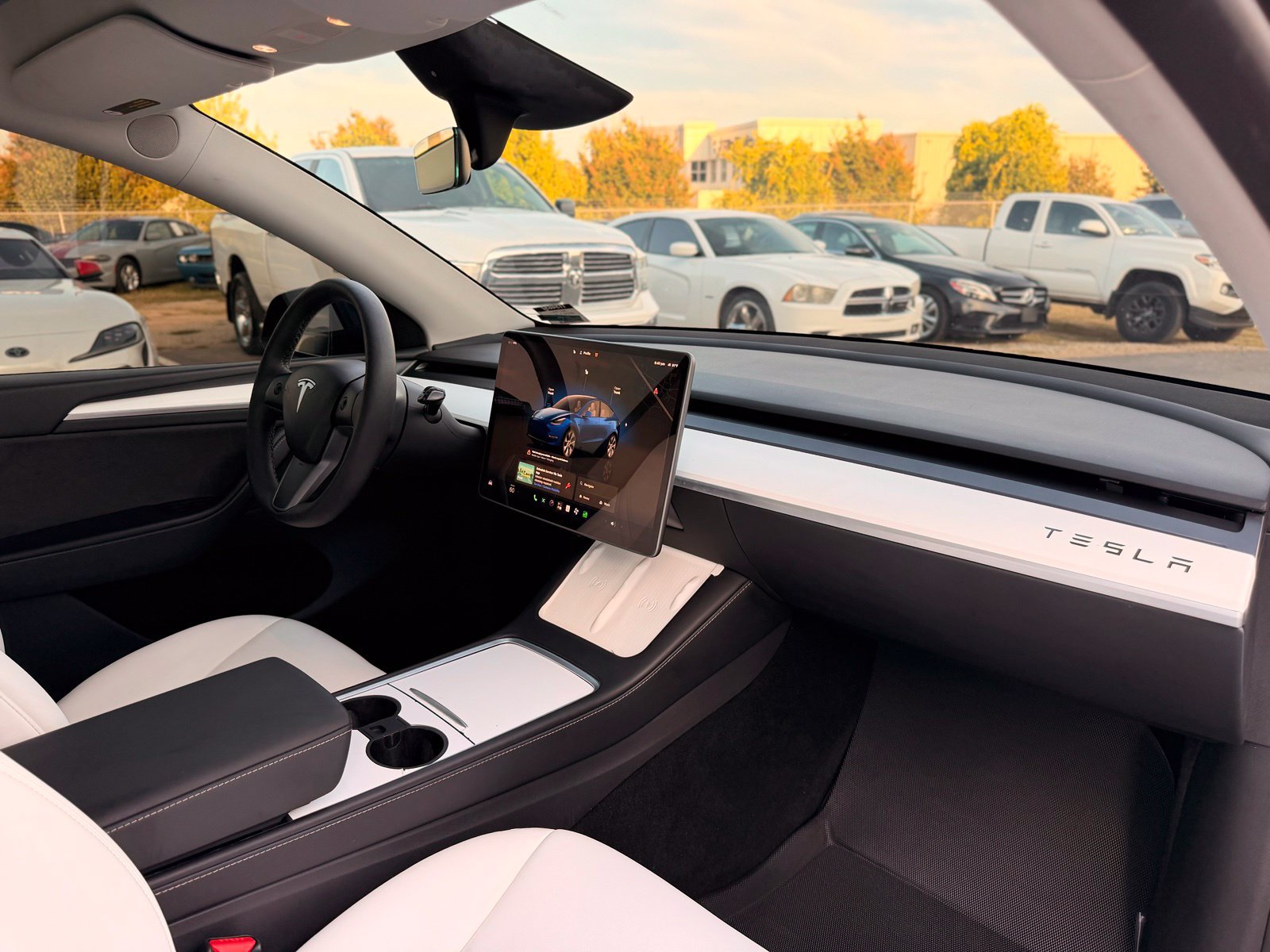 Used 2023 Tesla Model Y Long Range AWD/4WD image 25