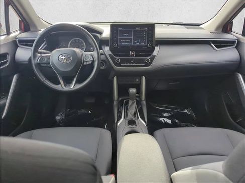 Used 2022 Toyota Corolla Cross LE image 21